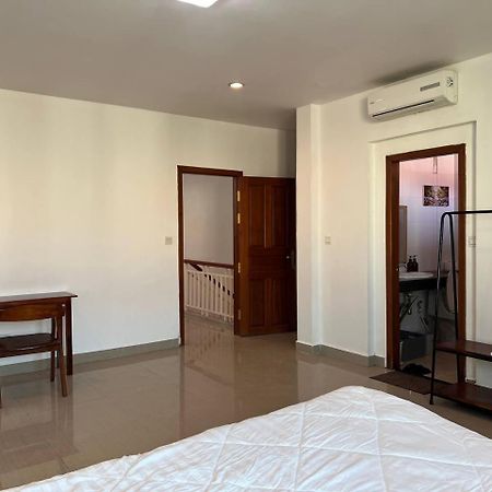 D32 Homestay Near Airport Behind Brown Coffee Airport Πνομ Πενχ Εξωτερικό φωτογραφία