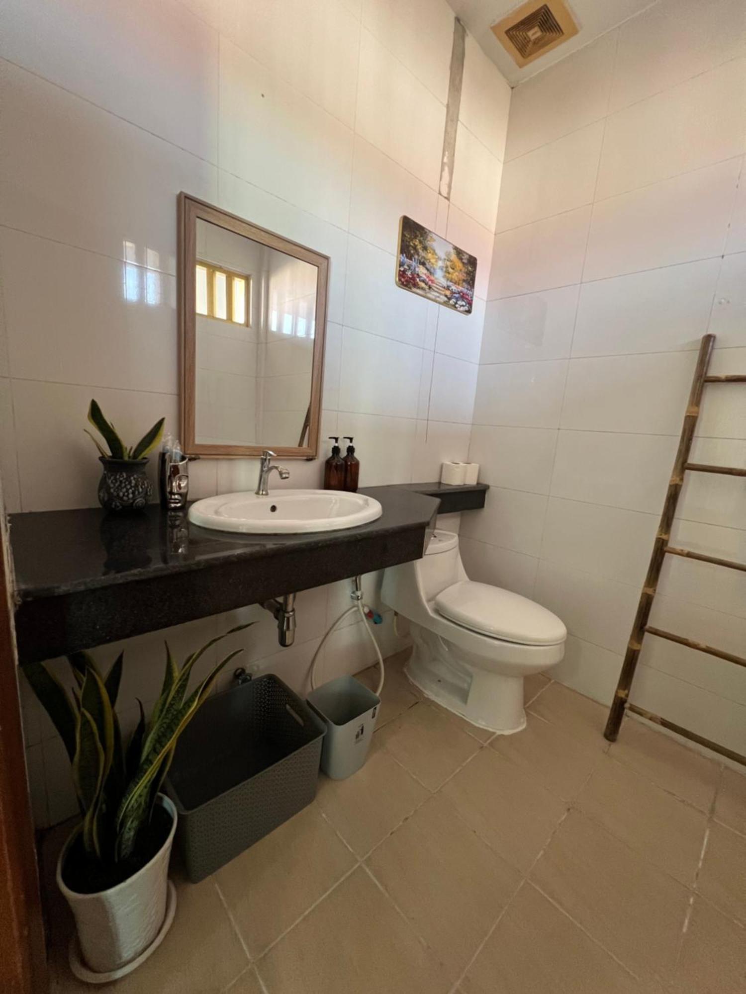 D32 Homestay Near Airport Behind Brown Coffee Airport Πνομ Πενχ Εξωτερικό φωτογραφία