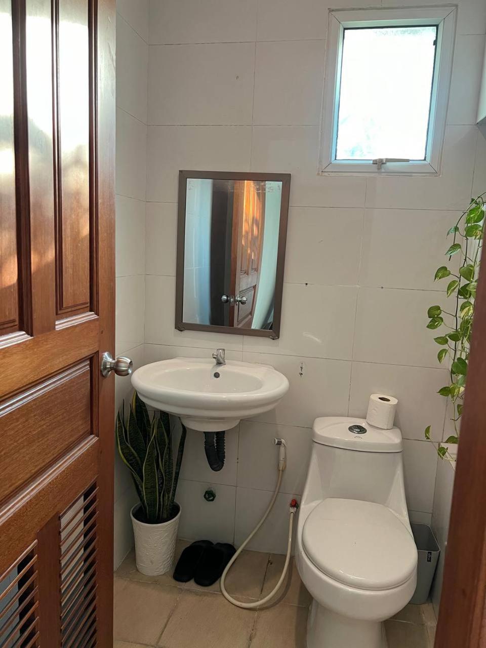 D32 Homestay Near Airport Behind Brown Coffee Airport Πνομ Πενχ Εξωτερικό φωτογραφία